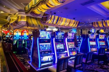 video thumbnail showing Lightning Baccarat hand resolution video thumbnail showing Lightning Baccarat hand resolution